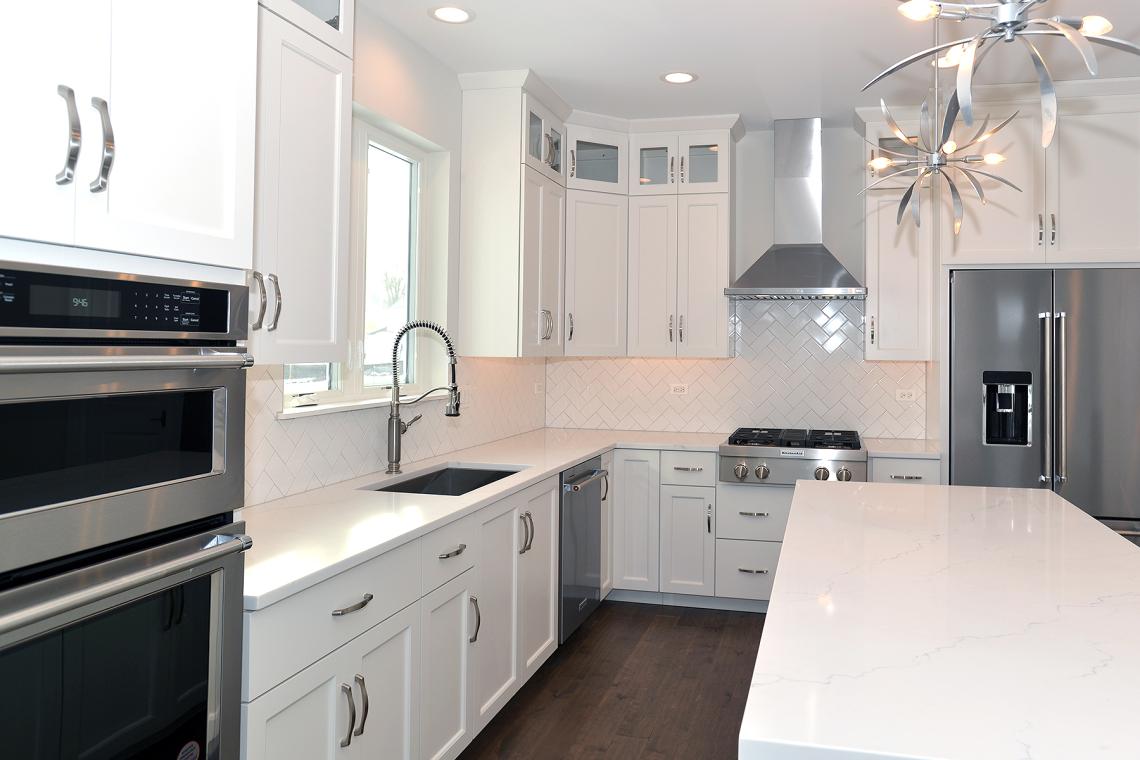 Custom Cloverdale ranch home kitchen