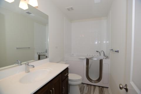 Macrea secondary bathroom - accessible tub with door