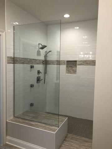 Walk in shower with wall mounted water jets